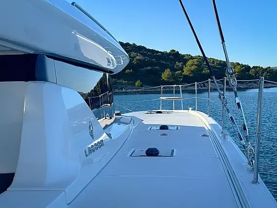 Lagoon 43 in Seget Donji / Marina Baotić - image 1