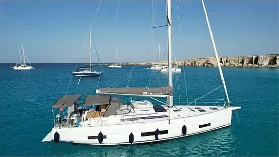 Dufour 470 in Sicily / Palermo / La Cala (Porto Palermo) - image 1