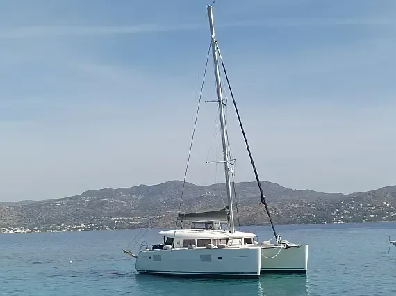 Lagoon 400 in Nea Peramos - Attica / Nea Peramos - image 1
