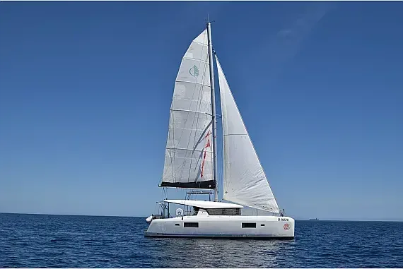 Lagoon 42 in Sicily / Palermo / Marina Villa Igiea - image 1