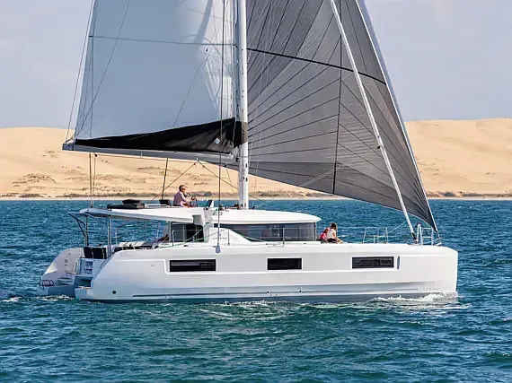 Lagoon 46 in Santorini / Vlichada port - image 1