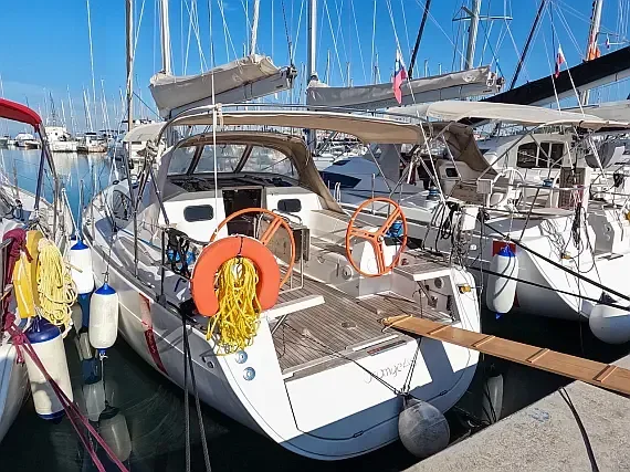 Elan Impression 354 in Izola / Marina Izola - image 1