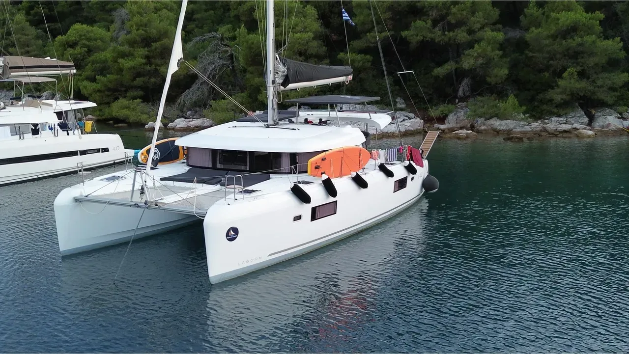 Lagoon 42 in Skiathos - image 1