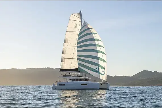 Lagoon 43 in Guadeloupe / Pointe-à-Pitre / Marina Bas-du-Fort - image 1