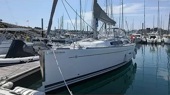 Dufour 375 Grand Large in Saint-Quay-Portrieux / Port d'Armor - image 1