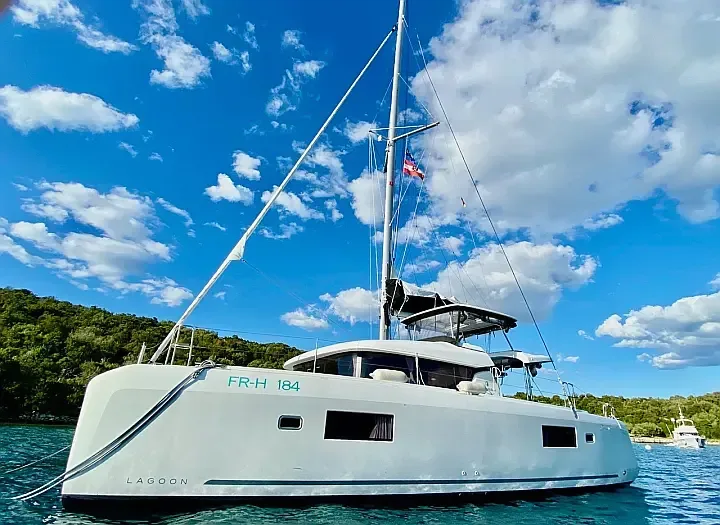 Lagoon 42 in Šibenik / D-Marin Marina Mandalina - image 1