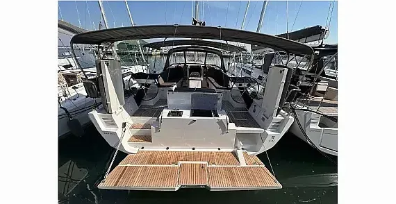 Dufour 470 in Salerno / Marina d'Arechi - image 1