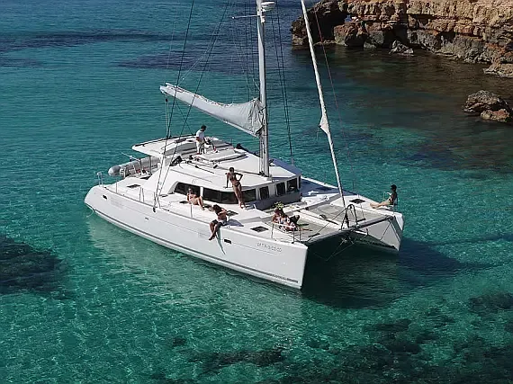 Lagoon 440 in Ibiza / Santa Eulària des Riu / Marina Santa Eulalia - image 1