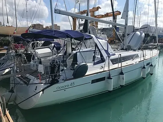 Oceanis 45 in Castiglioncello / Marina Cala de' Medici - image 1