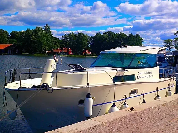 Delphia Escape 800 in Motala Harbour - image 1