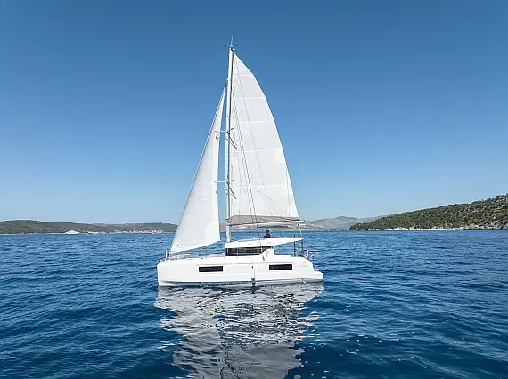 Lagoon 38 in Rogoznica / Marina Frapa - image 1