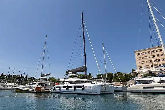 Lagoon 51 in Rogoznica / Marina Frapa - image 1