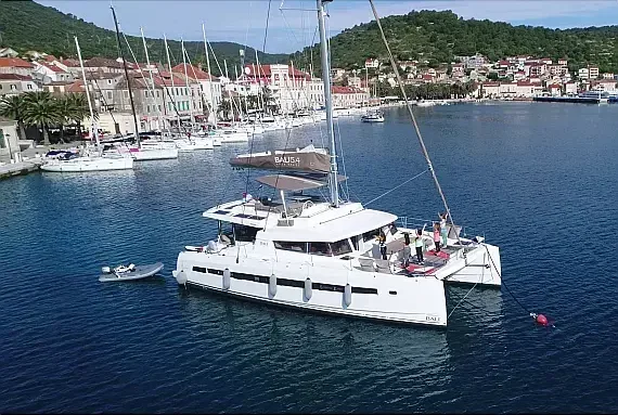 Bali 5.4 in Kaštel Gomilica / Marina Kaštela - image 1