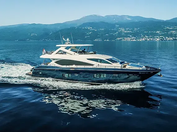 Sunseeker Yacht 86 in Dubrovnik / Marina Frapa Dubrovnik - image 1