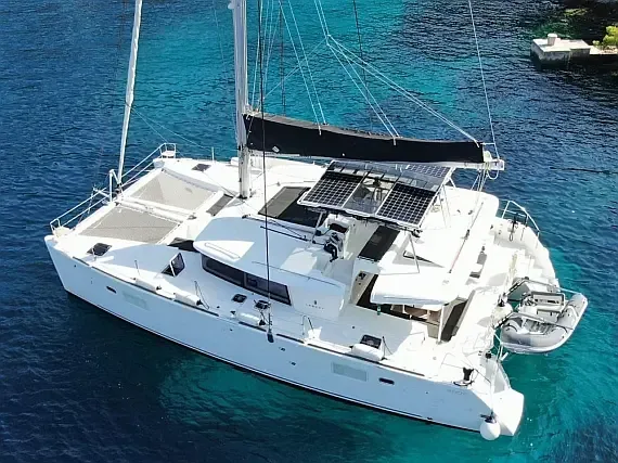 Lagoon 450 Fly in Ibiza / Sant Antoni de Portmany Port - image 1