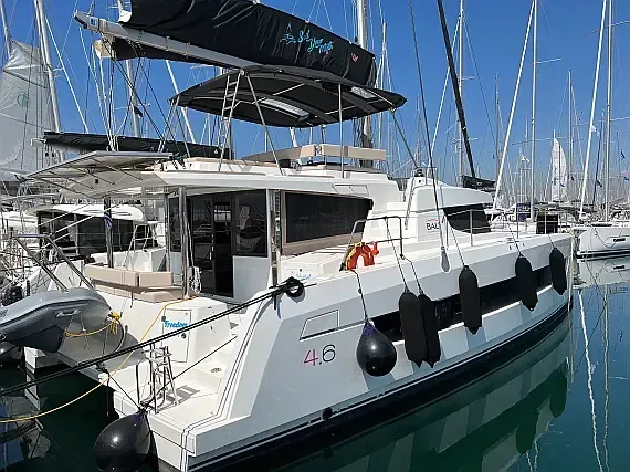 Bali 4.6 in Athens / Alimos Marina - image 1