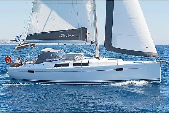Hanse 385 in Lavrion Main Port - image 1