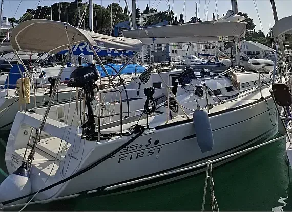 First 35 in Pula / Trget Port - image 1