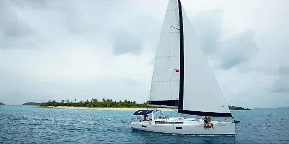 Oceanis 48 in Tortola / Road Town / Fort Burt Marina - image 1