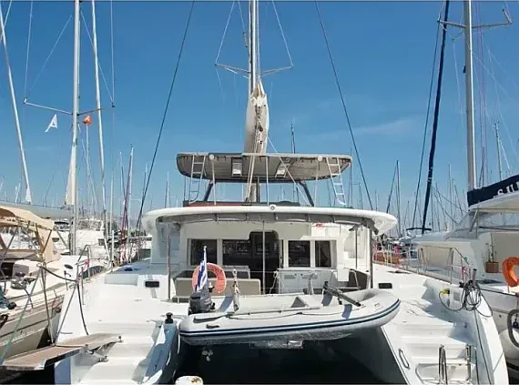 Lagoon 450 Fly in Athens / Alimos Marina - image 1