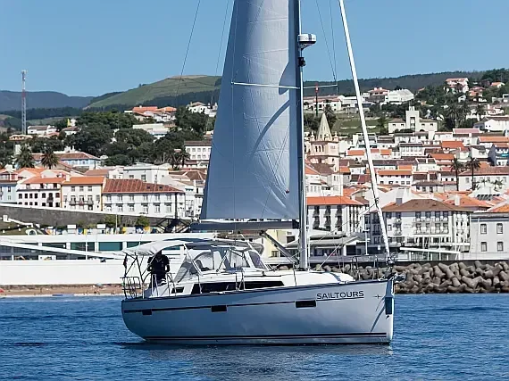 Bavaria Cruiser 37 in Terceira / Angra do Heroismo / Marina d'Angra - image 1