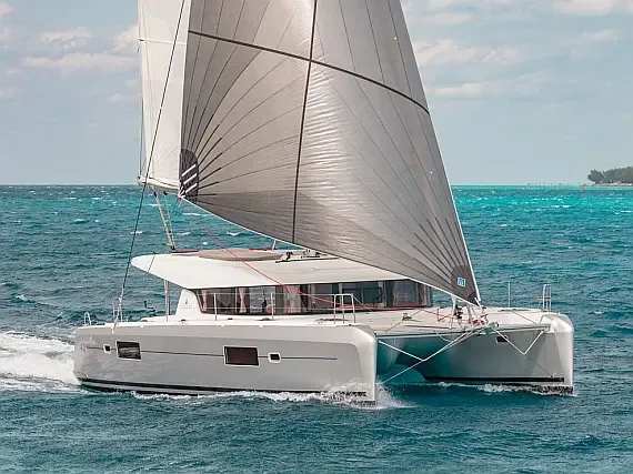 Lagoon 42 in St. Vincent / St Vincent / Blue Lagoon - image 1