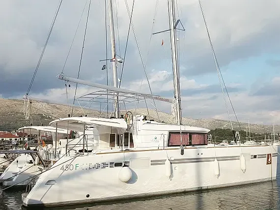 Lagoon 450 Fly in Trogir / SCT Marina Trogir - image 1