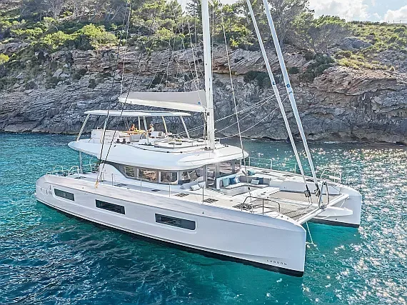 Lagoon 60 in Athens / Alimos Marina - image 1