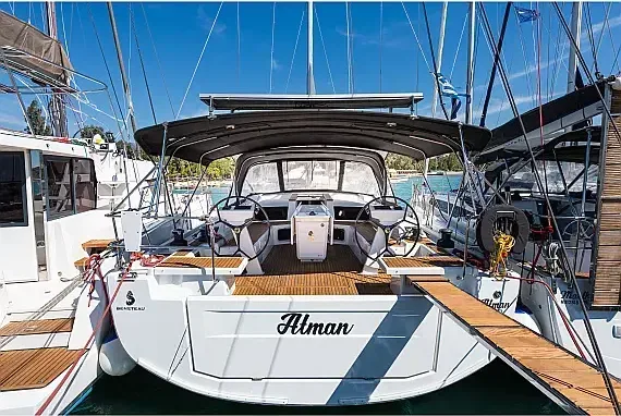 Oceanis 51.1 in Lefkada / Port of Lefkas - image 1