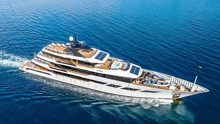 Luxury Motor Yacht in Split / Port of Split / West Harbour - image 1