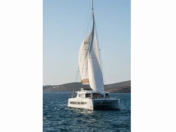 Bali 4.4 in Paros port - image 1