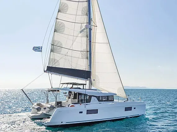 Lagoon 42 in Lavrion / Olympic Marina - image 1