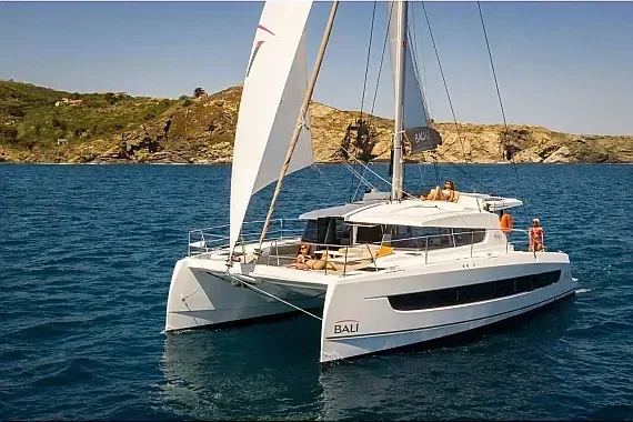 Bali 4.2 in Athens / Alimos Marina - image 1