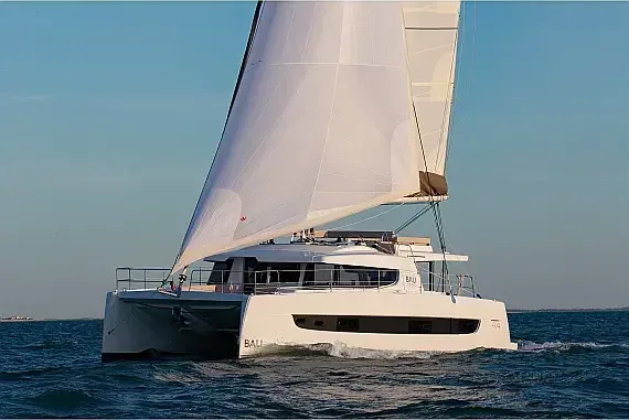 Bali 4.4 in Athens / Alimos Marina - image 1
