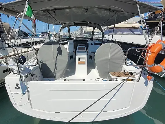 Oceanis 34.1 in Sicily / Trapani - image 1