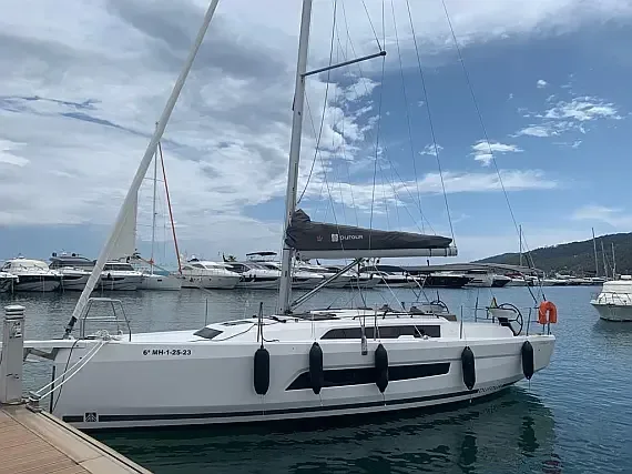 Dufour 37 in Ibiza / Sant Antoni de Portmany Port - image 1
