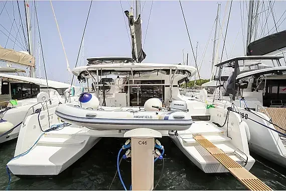 Lagoon 42 in Sardinia / Olbia / Marina di Olbia - image 1