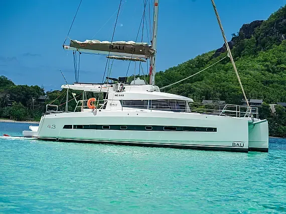Bali 4.3 in Eden Island / Mahe, Victoria / Eden Island Marina - image 1