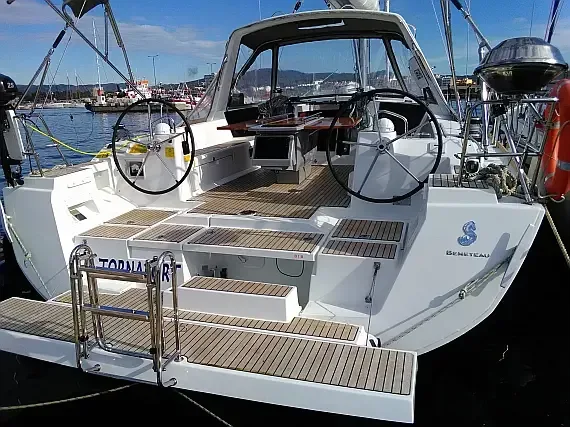 Oceanis 45 in Palamós / Club Nàutic Costa Brava - image 1