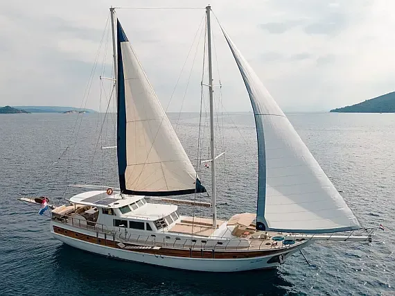 Gulet in Dubrovnik / ACI Marina Dubrovnik - image 1