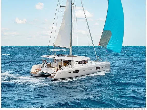 Lagoon 42 in Eden Island / Mahe, Victoria / Eden Island Marina - image 1