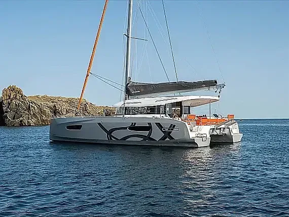 Excess 14 in Seget Donji / Marina Baotić - image 1