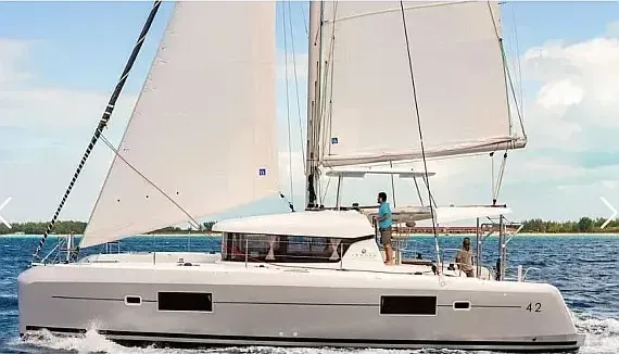 Lagoon 42 in Mykonos / Tourlos Marina - image 1