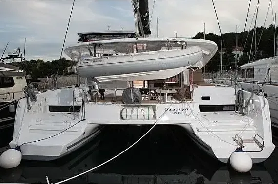 Lagoon 42 in Šolta / Rogač - image 1