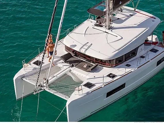 Lagoon 410 in Leros / Lakki / Leros Marina - image 1