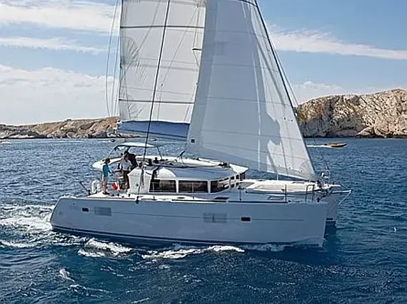 Lagoon 400 in Bodrum Marina - image 1