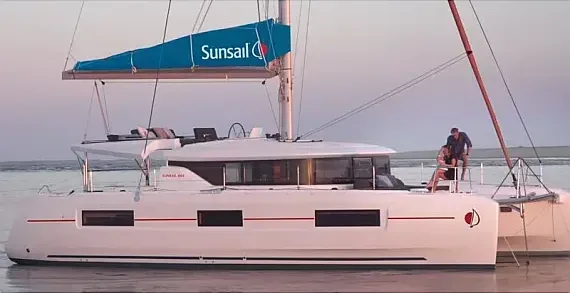 Lagoon 46 in Sicily / Furnari / Marina Portorosa - image 1