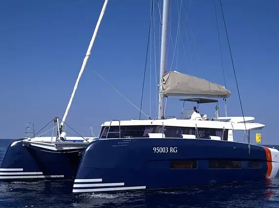 Dufour Catamaran 48 in Primošten / Marina Kremik - image 1