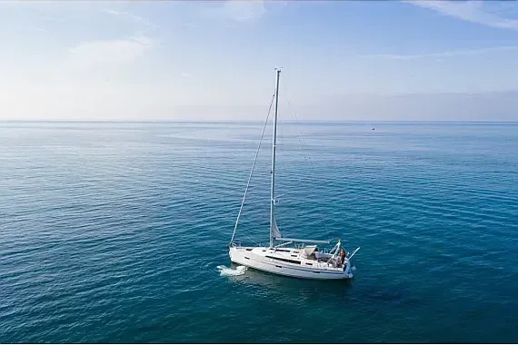 Bavaria Cruiser 41 in San Vincenzo / Marina di San Vincenzo - image 1