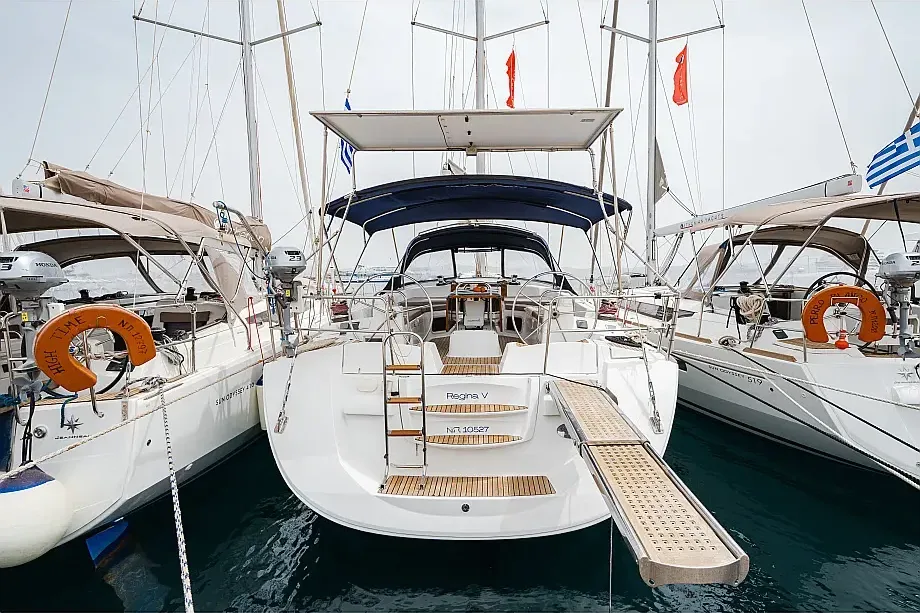 Jeanneau 53 in Lavrion Main Port - image 1